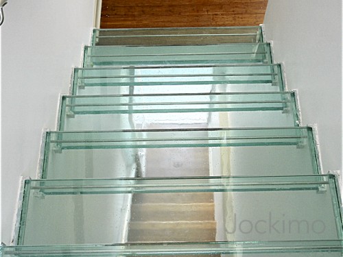 glass treads, glass steps, glass stair treads, anti-slip glass, anti-skid glass